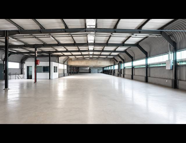 6,650M² WAREHOUSE FOR SALE IN MEADOWDALE